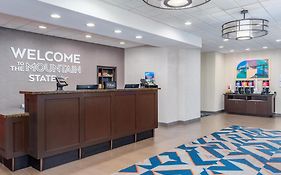 Hampton Inn And Suites Parkersburg Downtown